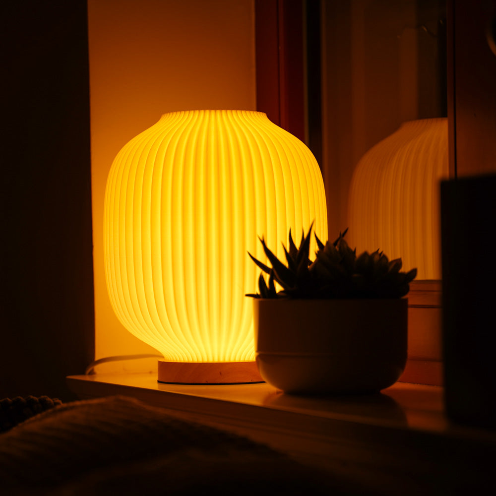 Puro LED Design-Tischlampe – Bauchige Form & Warmlicht Moonou GbR
