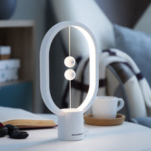 Lade das Bild in den Galerie-Viewer, Gleichgewichtslampe mit Magnetschalter - Tischlampe Praktisch und benutzerfreundlich