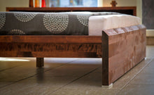 Lade das Bild in den Galerie-Viewer, AGUZZO Massivholzbett Kiefer Massivholz