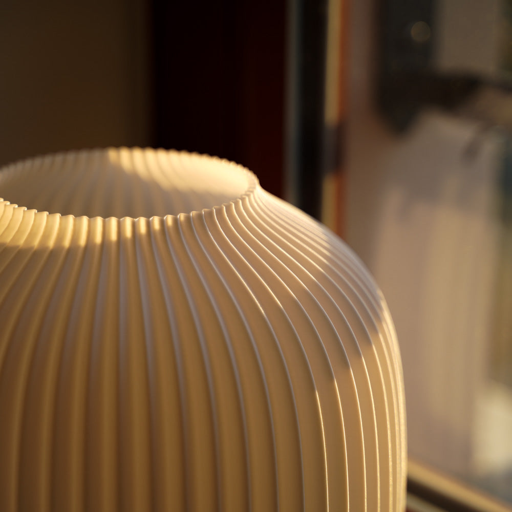 Puro LED Design-Tischlampe – Bauchige Form & Warmlicht Moonou GbR