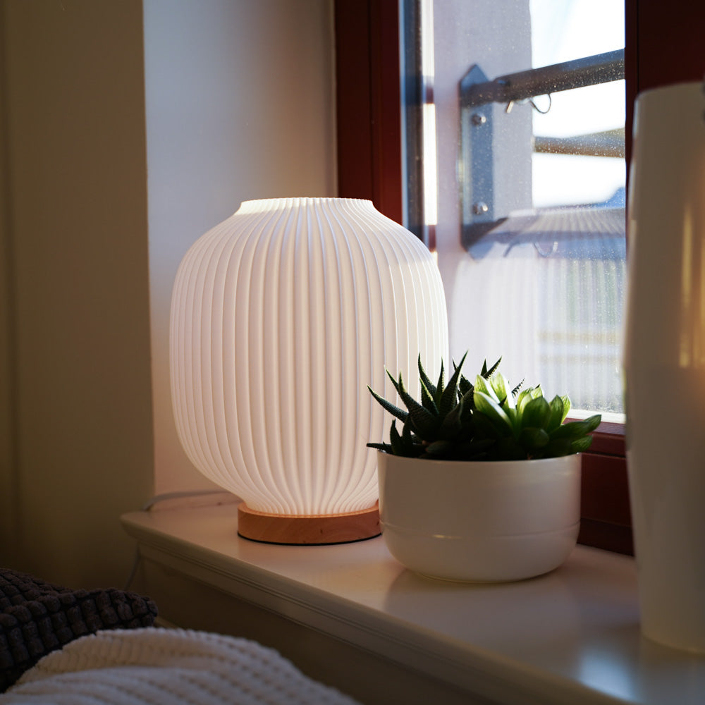 Puro LED Design-Tischlampe – Bauchige Form & Warmlicht Moonou GbR