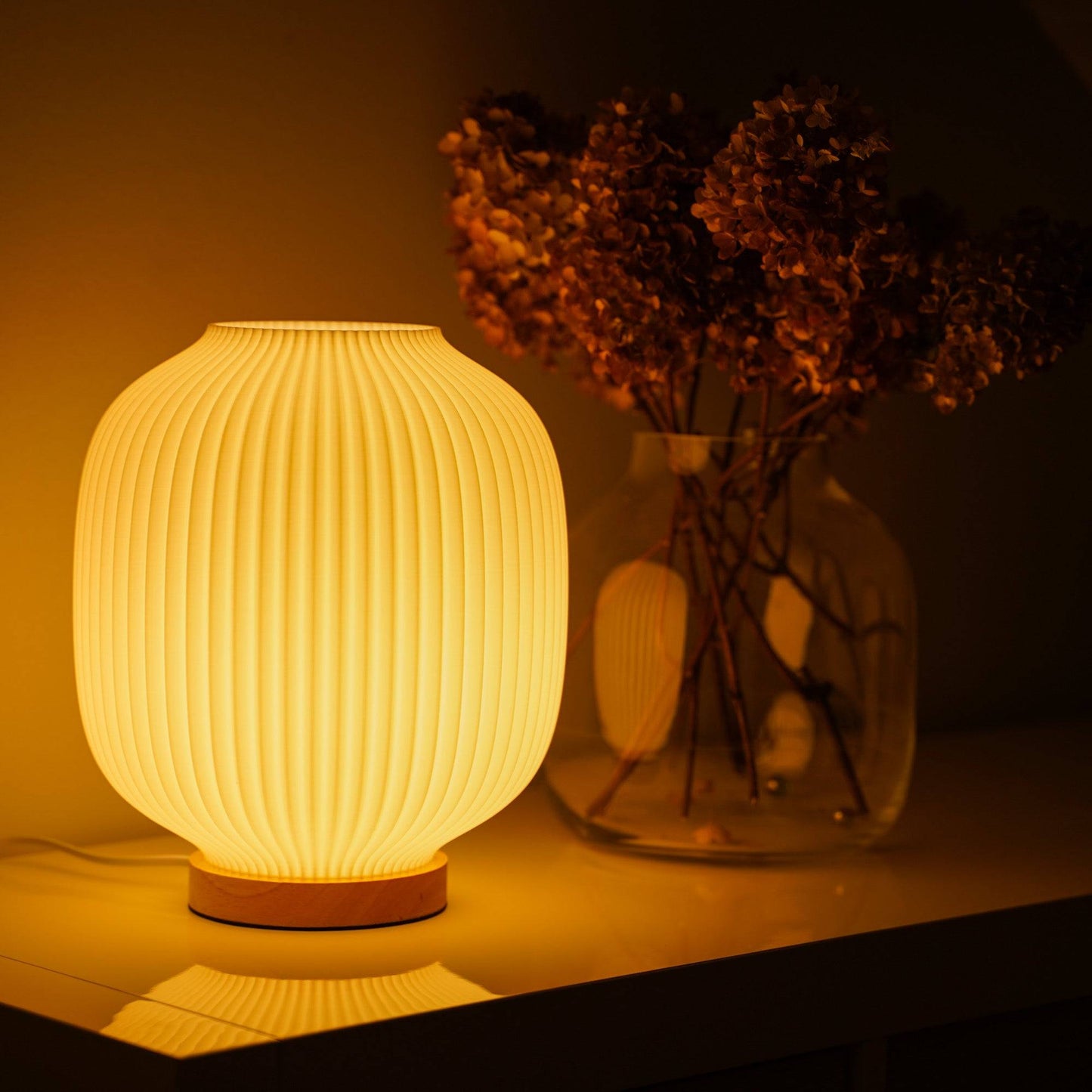 Puro LED Design-Tischlampe – Bauchige Form & Warmlicht Moonou GbR