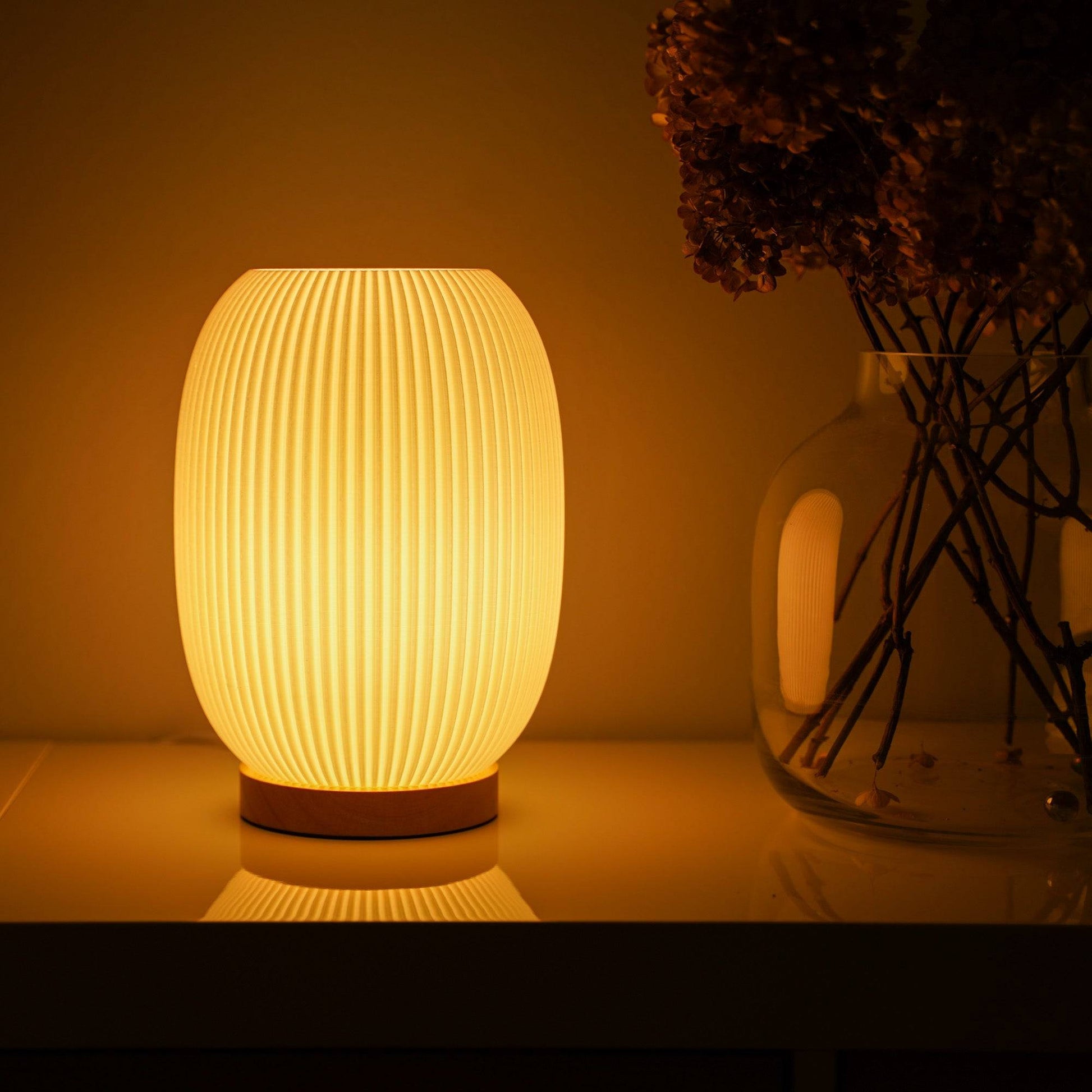 Boa LED Design-Tischlampe – Bauchige Form & Warmlicht Moonou GbR