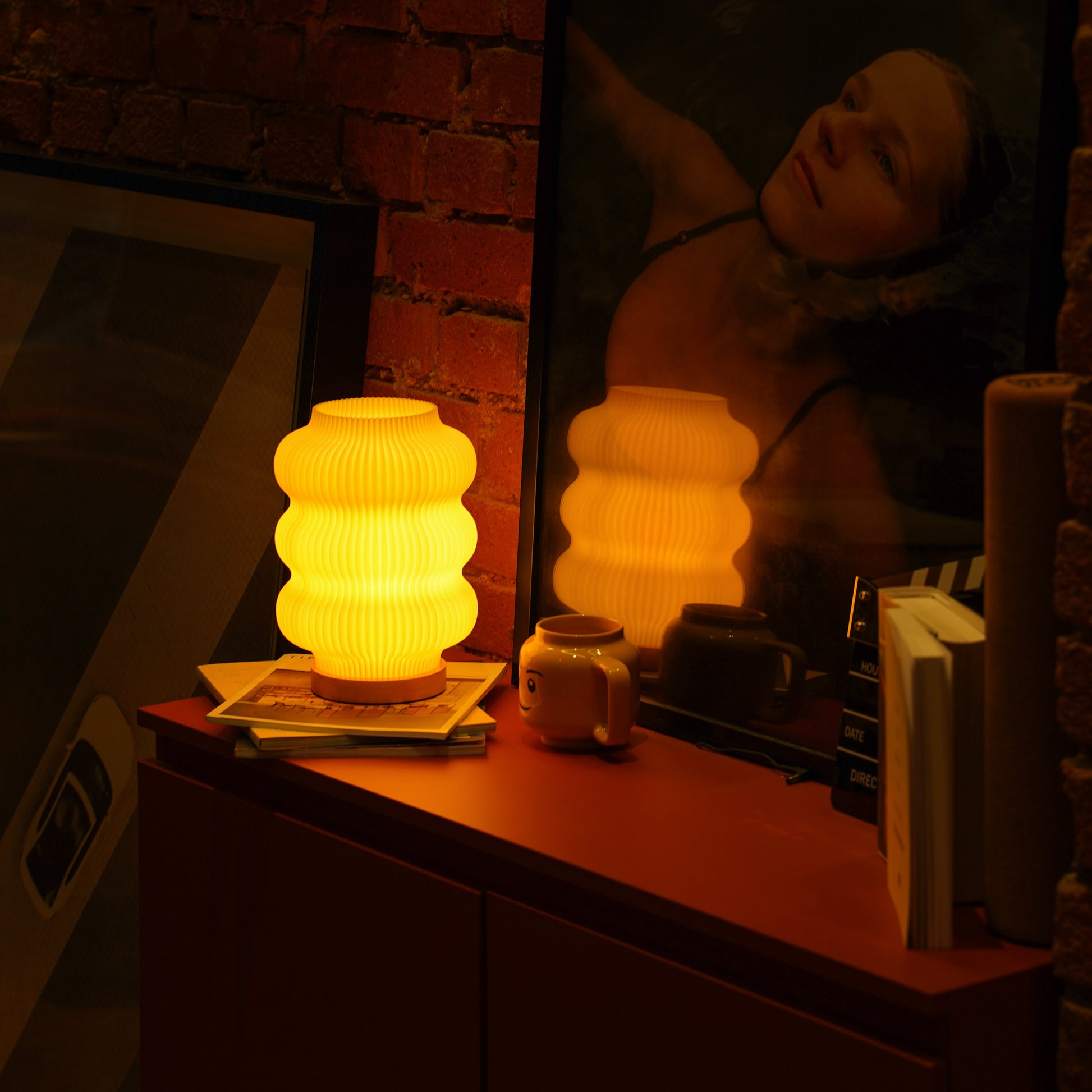 Luma LED Design-Tischlampe – Sanfte Rundungen & Wohlfühllicht Moonou GbR