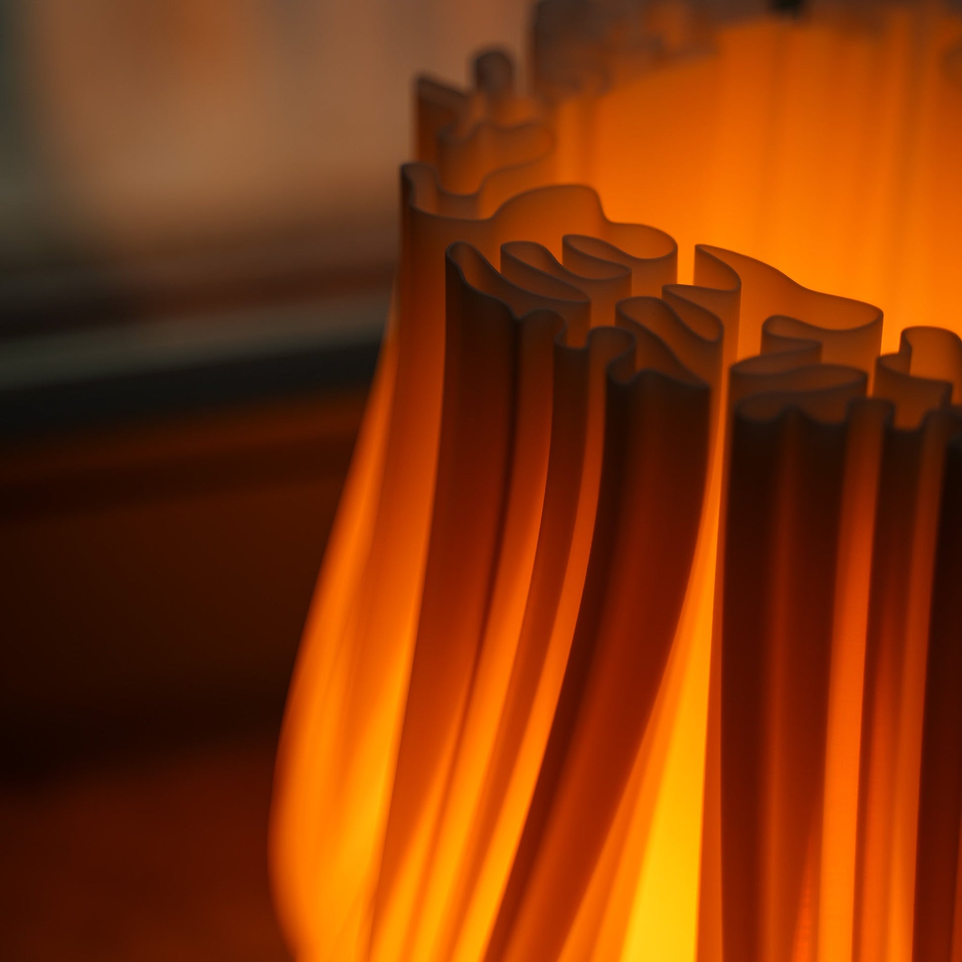Cora LED Design-Tischlampe – 3D-Druck & Eichenholz Moonou GbR