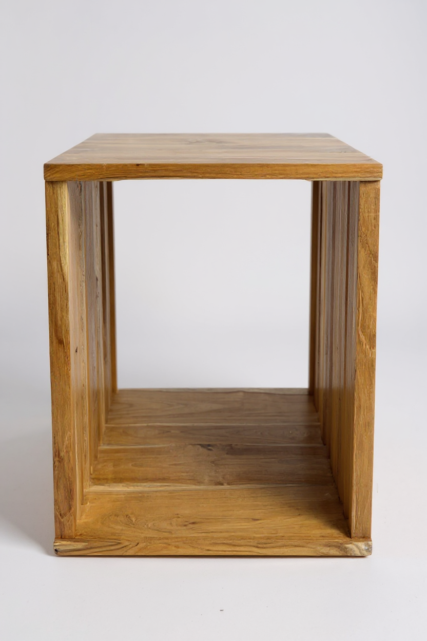 TEAK HANDCRAFT – Handgefertigter Beistelltisch aus massivem Teakholz FaHome
