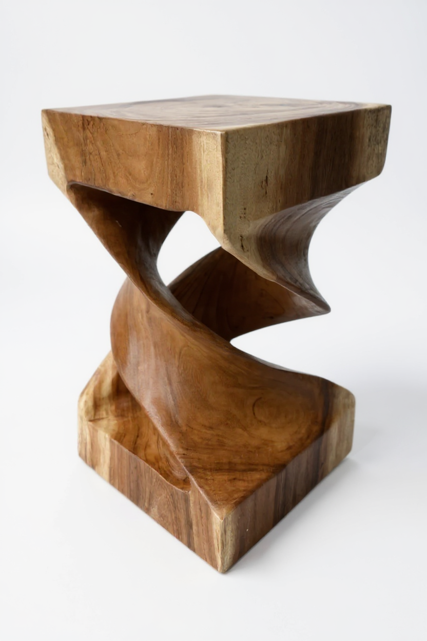 Suar One – Handgefertigter Beistelltisch & Holzhocker aus flambiertem Suarholz