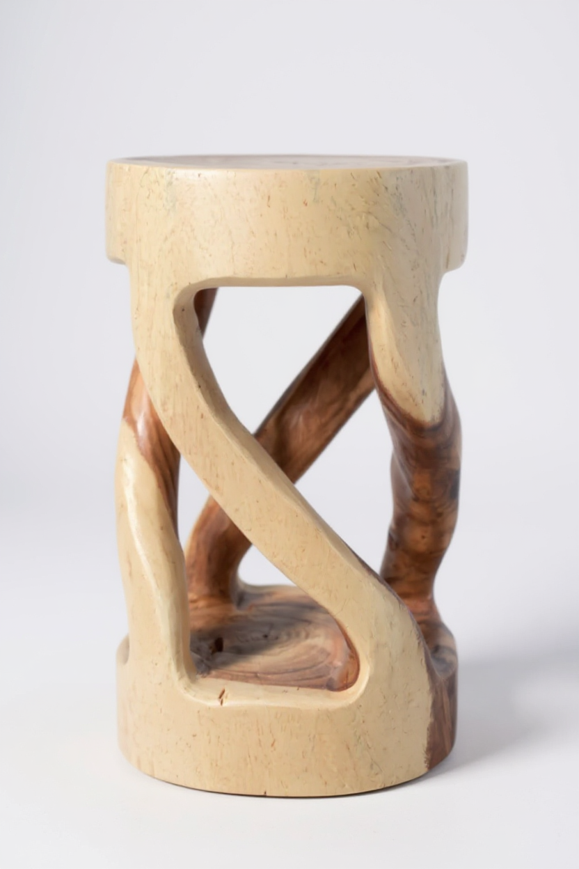Suar Round – Handgefertigter runder Beistelltisch & Holzhocker aus Suarholz