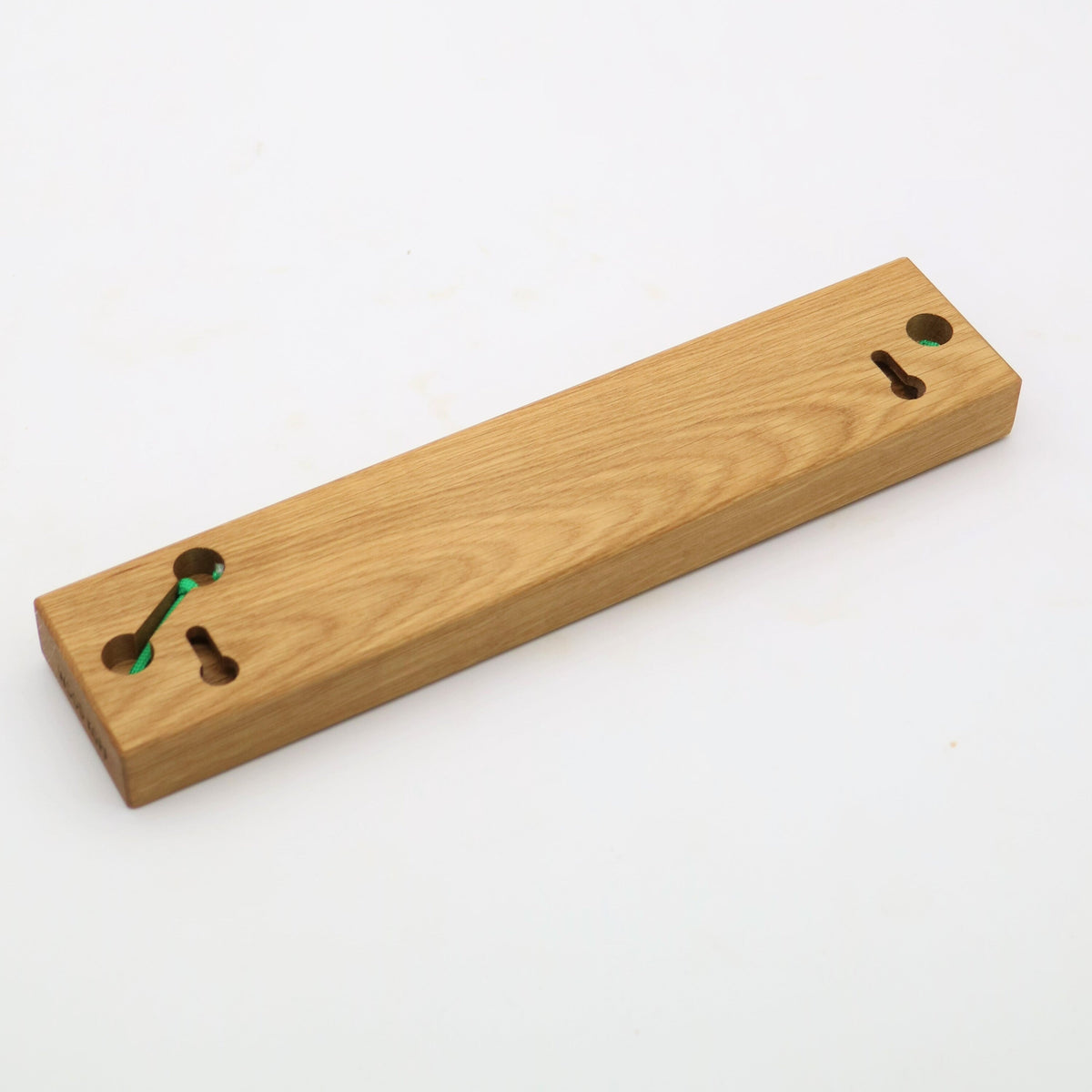Brillenhalter SPECULA aus Holz