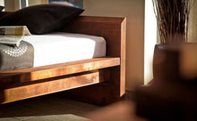 Lade das Bild in den Galerie-Viewer, AGUZZO Massivholzbett Kiefer Massivholz
