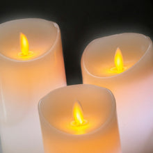 Lade das Bild in den Galerie-Viewer, Mehrfarbige LED-Kerzen - Flammeneffekt mit Fernbedienung 3stk
