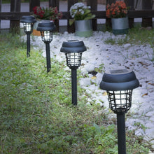 Lade das Bild in den Galerie-Viewer, Solarbetriebene Gartenlampe - Ideal gegen Mücken
