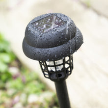 Lade das Bild in den Galerie-Viewer, Solarbetriebene Gartenlampe - Ideal gegen Mücken
